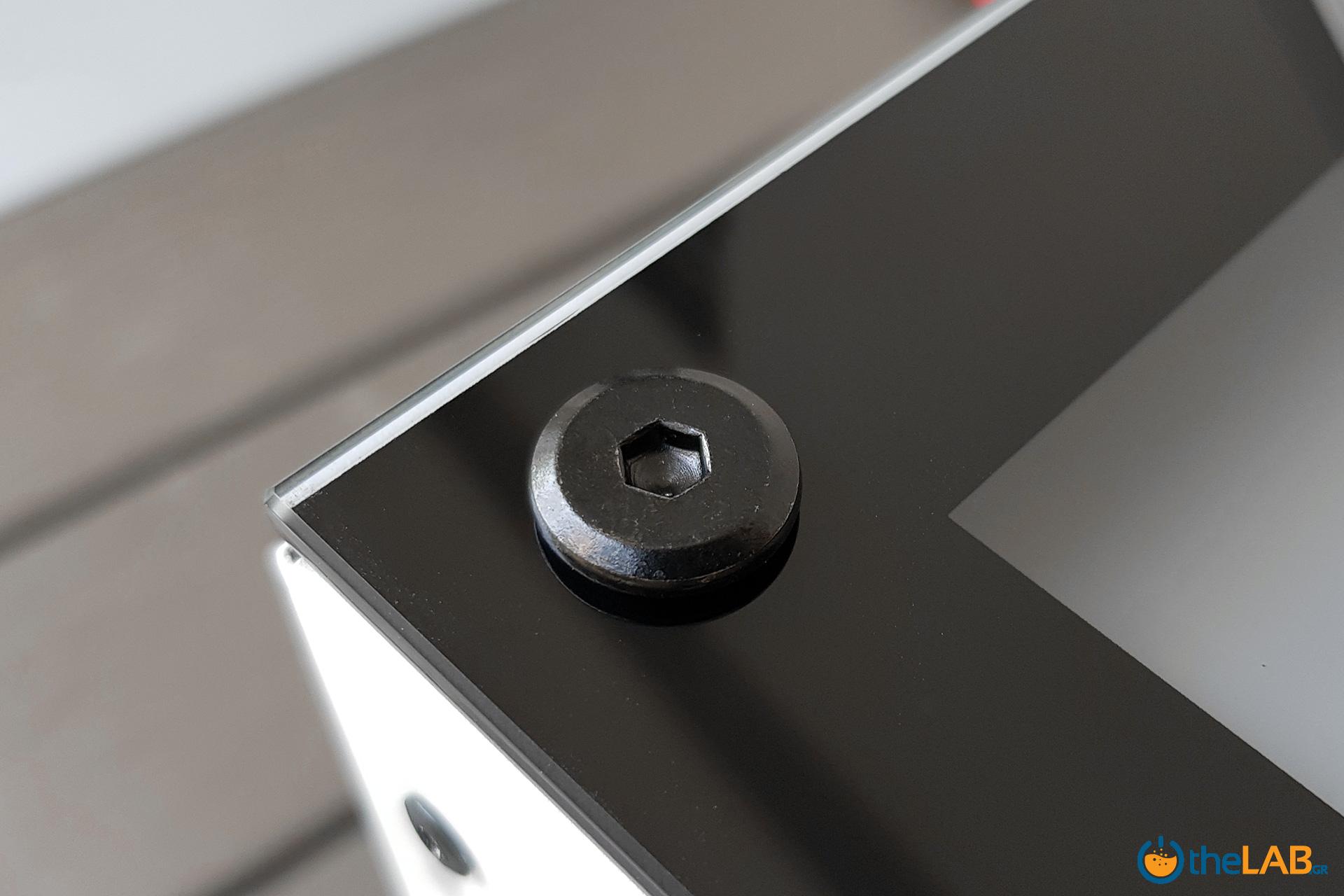 large.Corsair_Carbide_SPEC-06_RGB_Tempered_Glass_screws_hex_head_Case_review_interior_exterior_image032.jpg