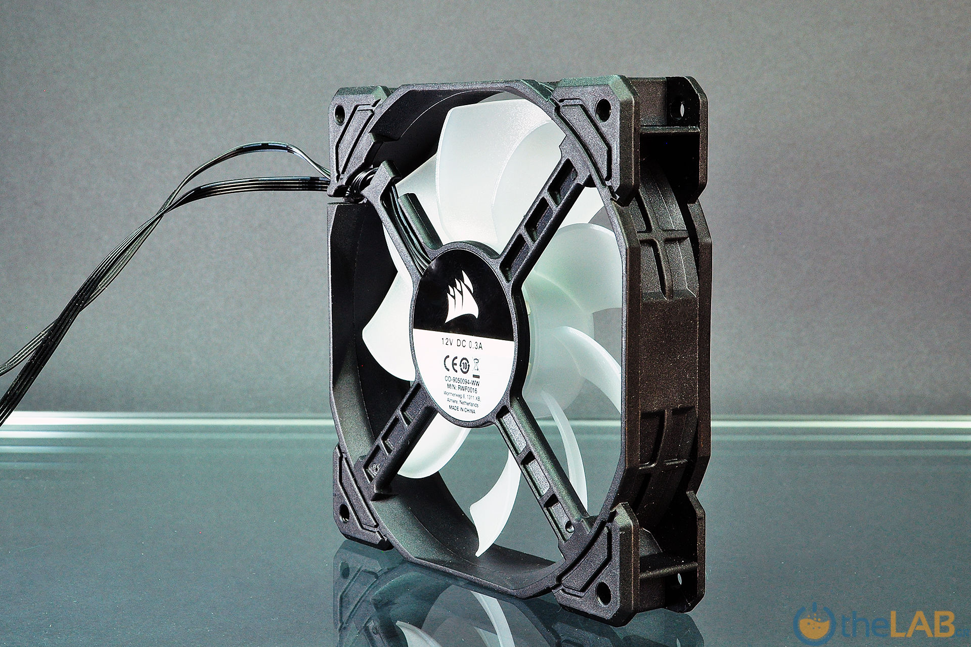 large.CorsairSP120RgbPro_15_0340.jpg