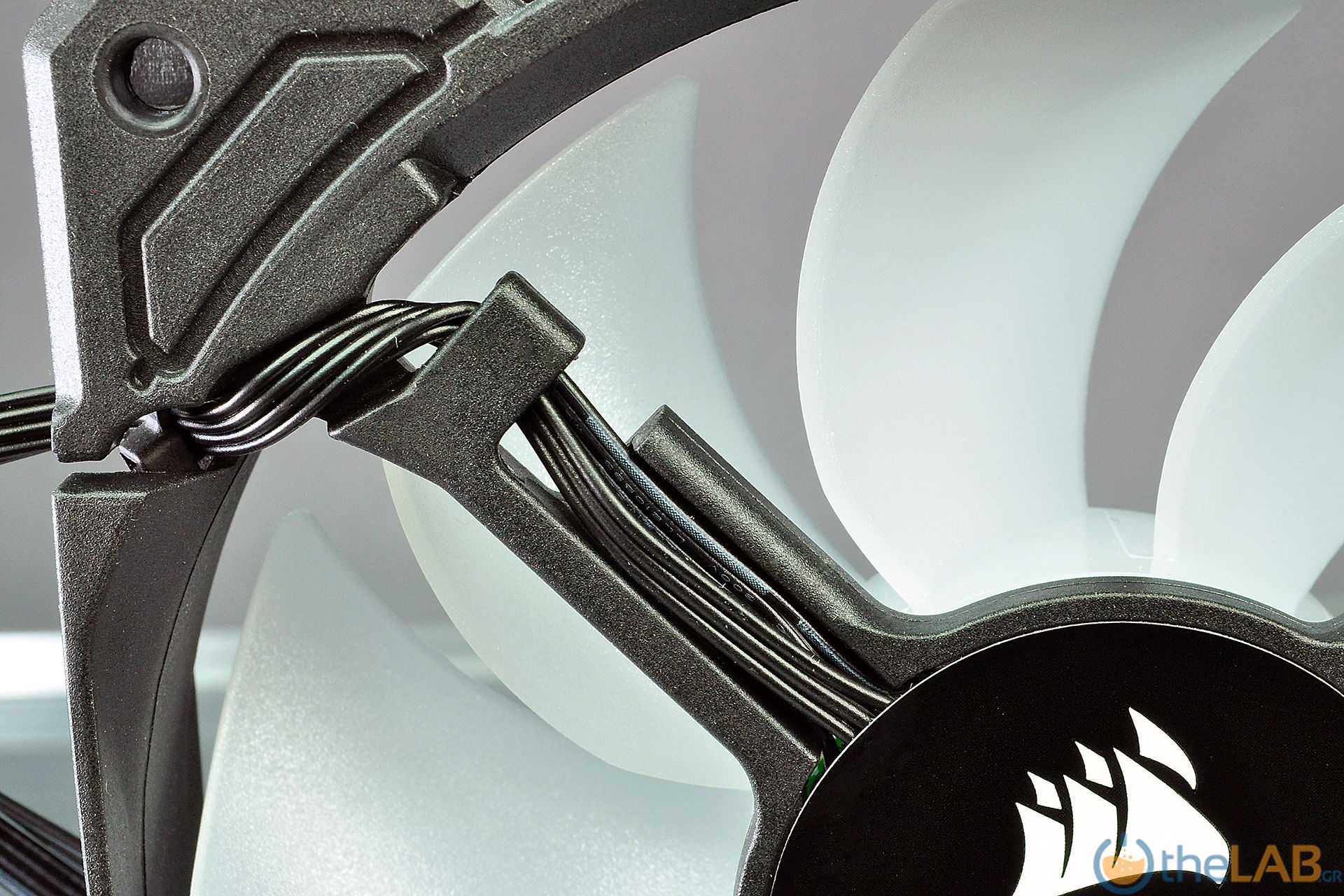large.CorsairSP120RgbPro_24_0356.jpg
