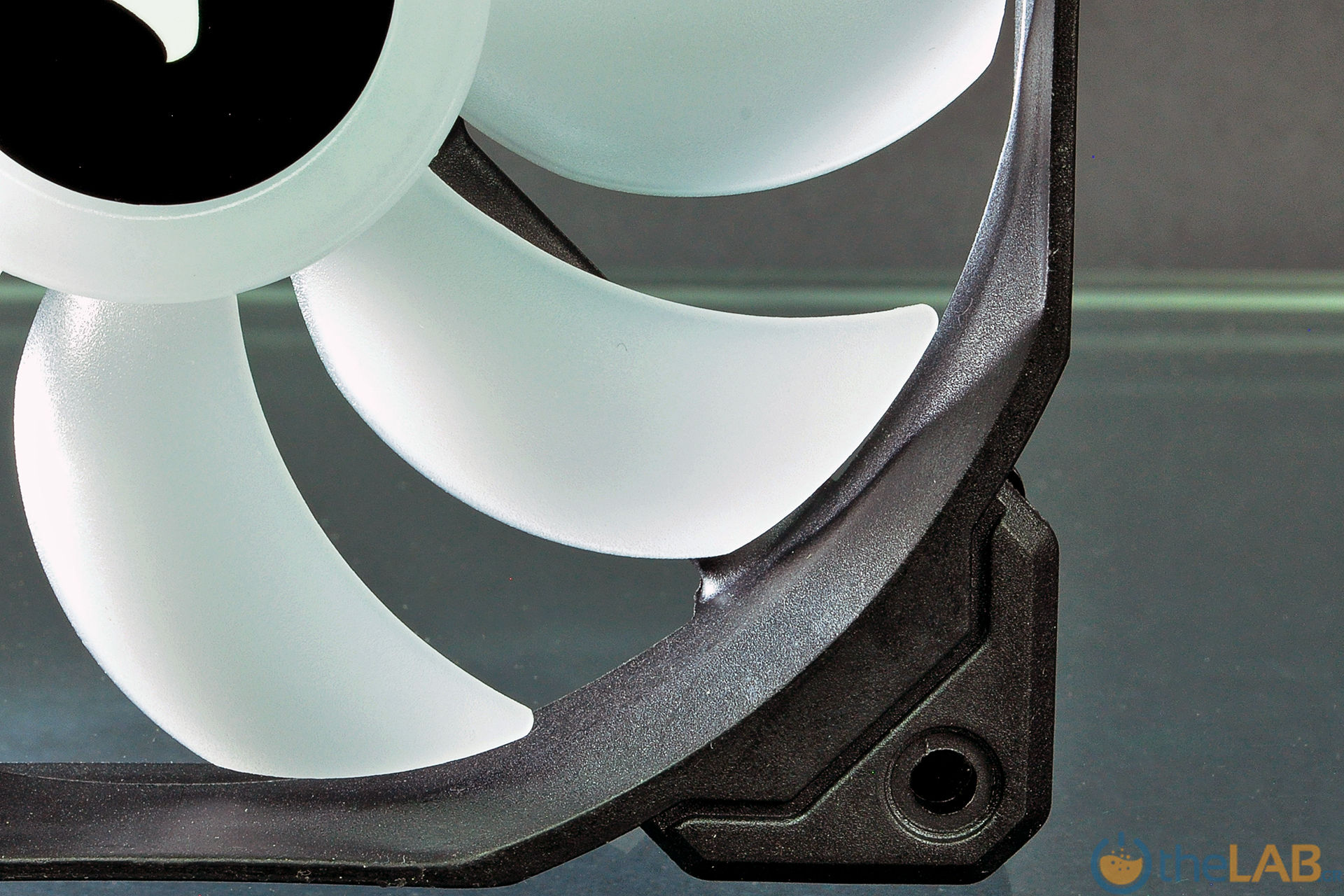 large.CorsairSP120RgbPro_32_0376.jpg