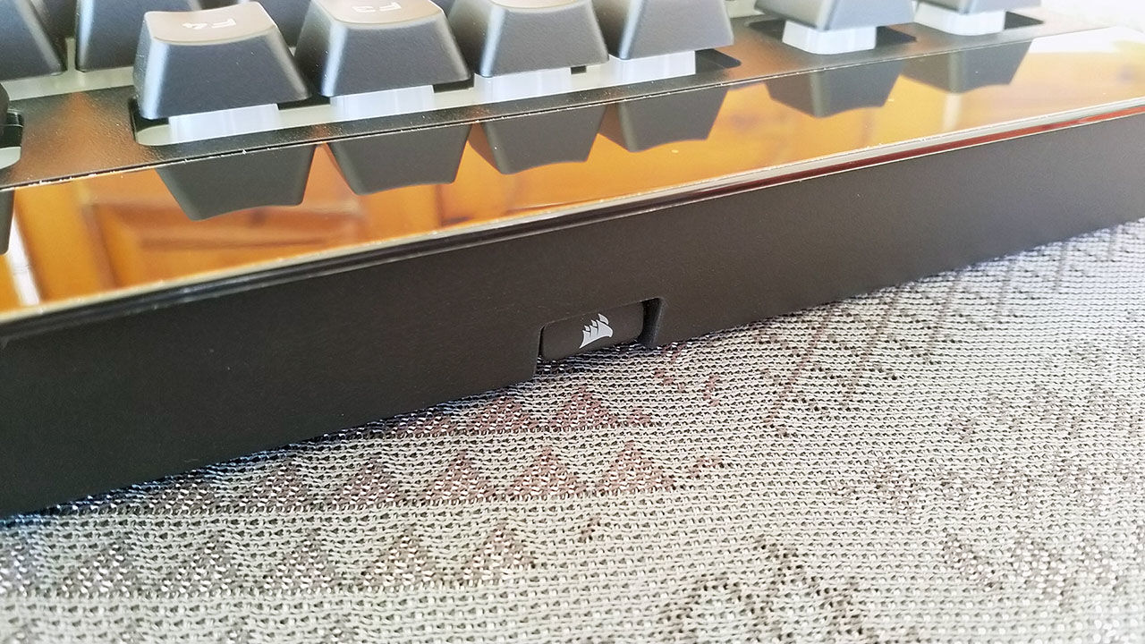large.corsair-k57-rgb-wireless-gaming-keyboard-00.jpg