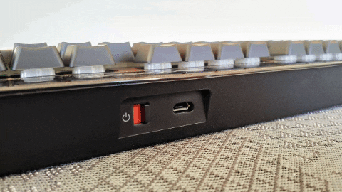 large.corsair-k57-rgb-wireless-gaming-keyboard-on-off-switch.gif