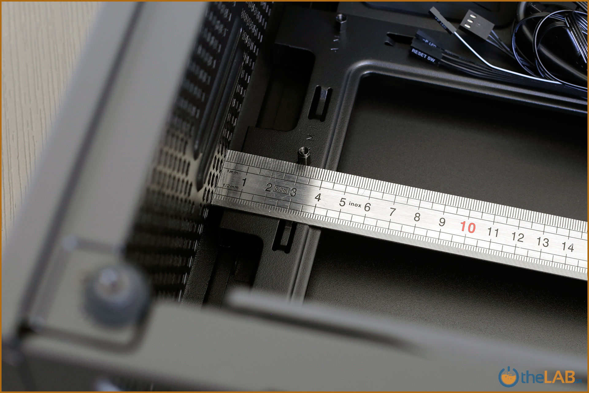 large.corsair_carbide_spec_delta_rgb_gaming_case_review_packaging_exterior_interior_design_image170.jpg