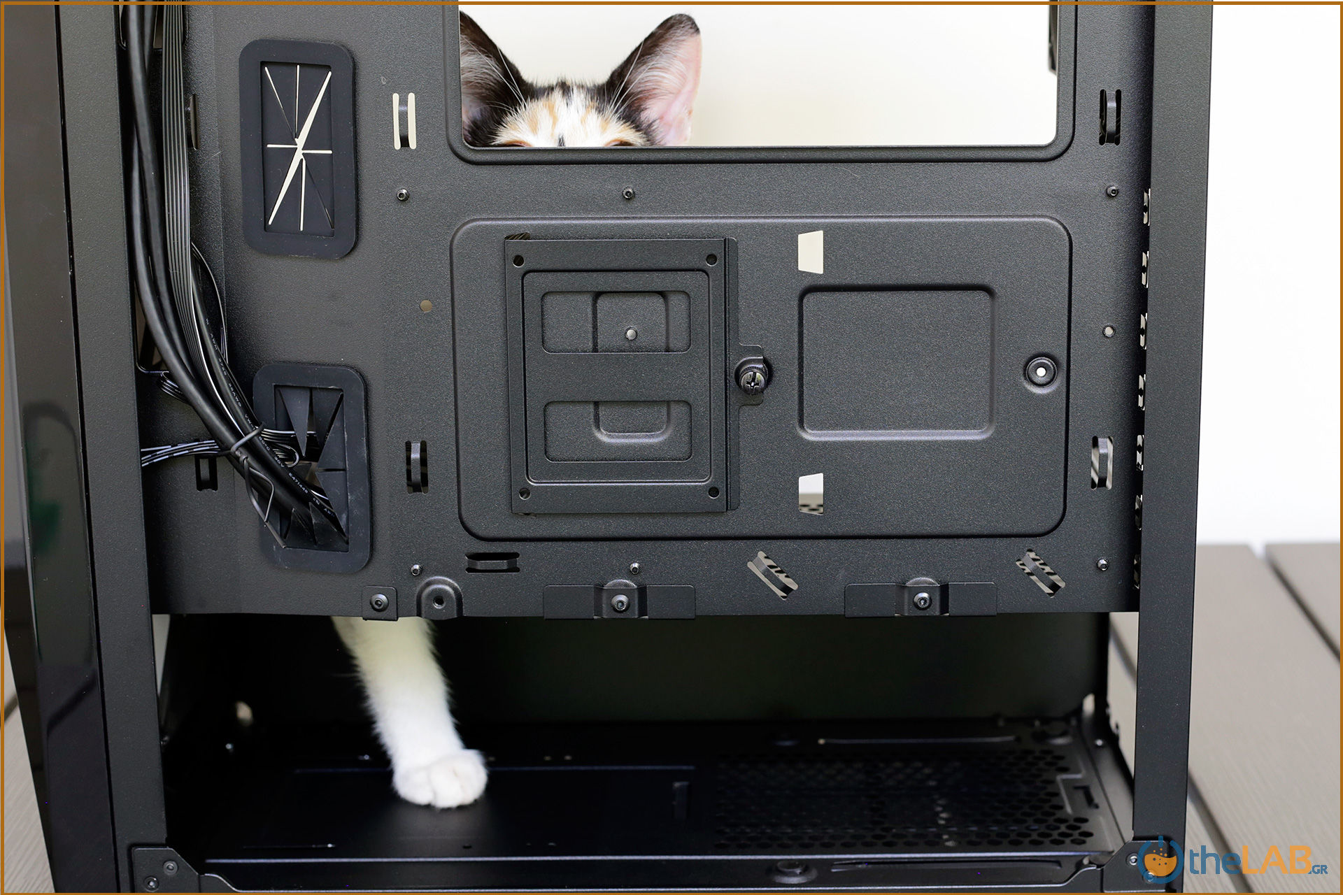 large.corsair_carbide_spec_delta_rgb_gaming_case_review_packaging_exterior_interior_design_image184.jpg