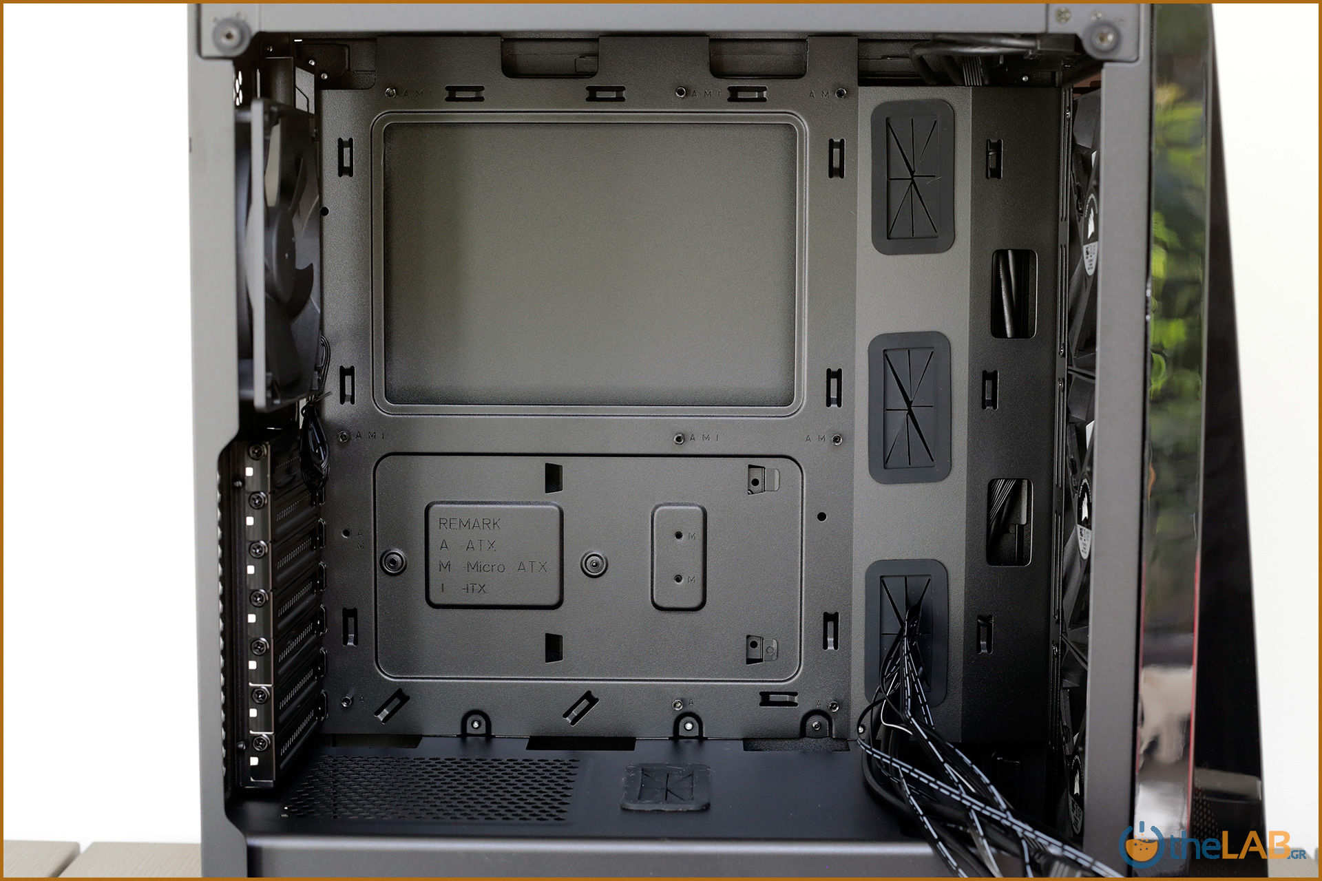 large.corsair_carbide_spec_delta_rgb_gaming_case_review_packaging_exterior_interior_design_image190.jpg