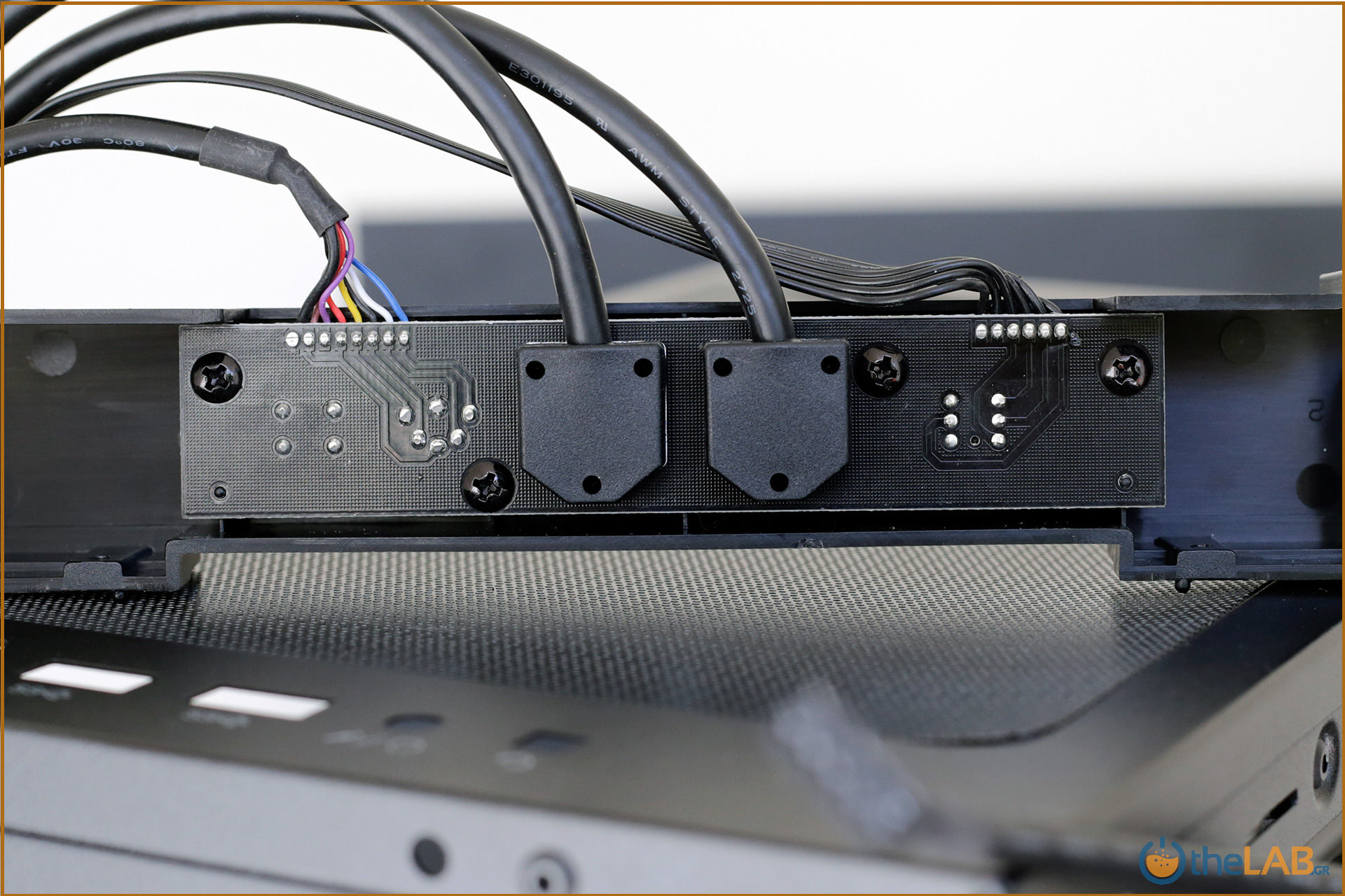 large.corsair_carbide_spec_delta_rgb_gaming_case_review_packaging_exterior_interior_design_image192.jpg