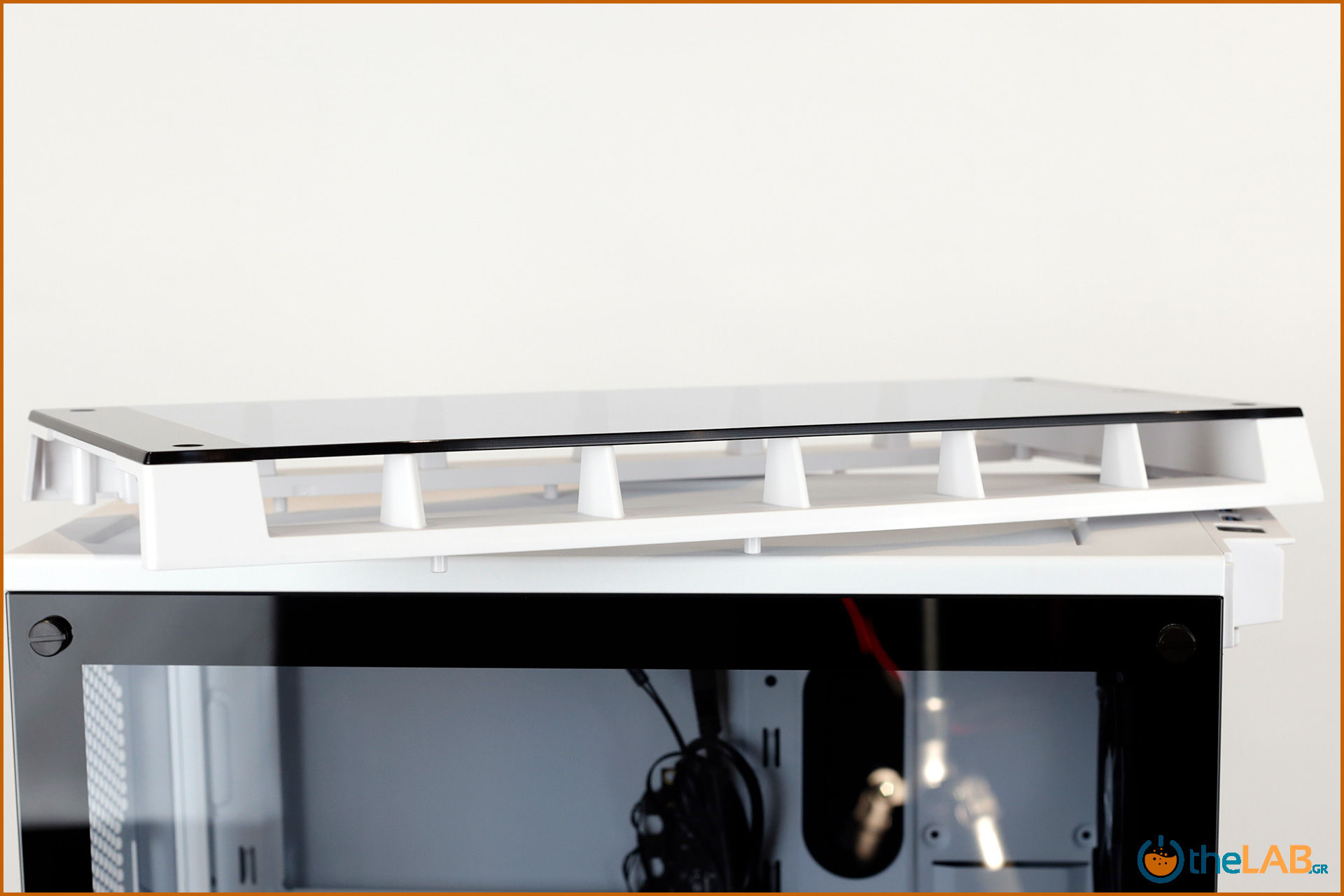 large.Corsair_icue_465x_rgb_smart_case_exterior_review_image431.jpg