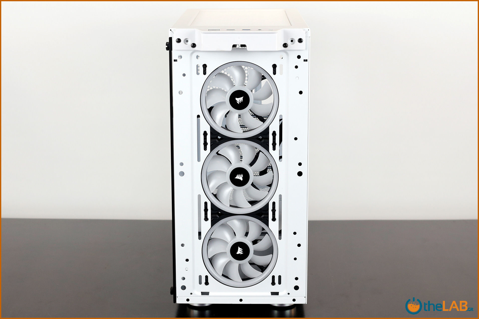 large.Corsair_icue_465x_rgb_smart_case_exterior_review_image436.jpg