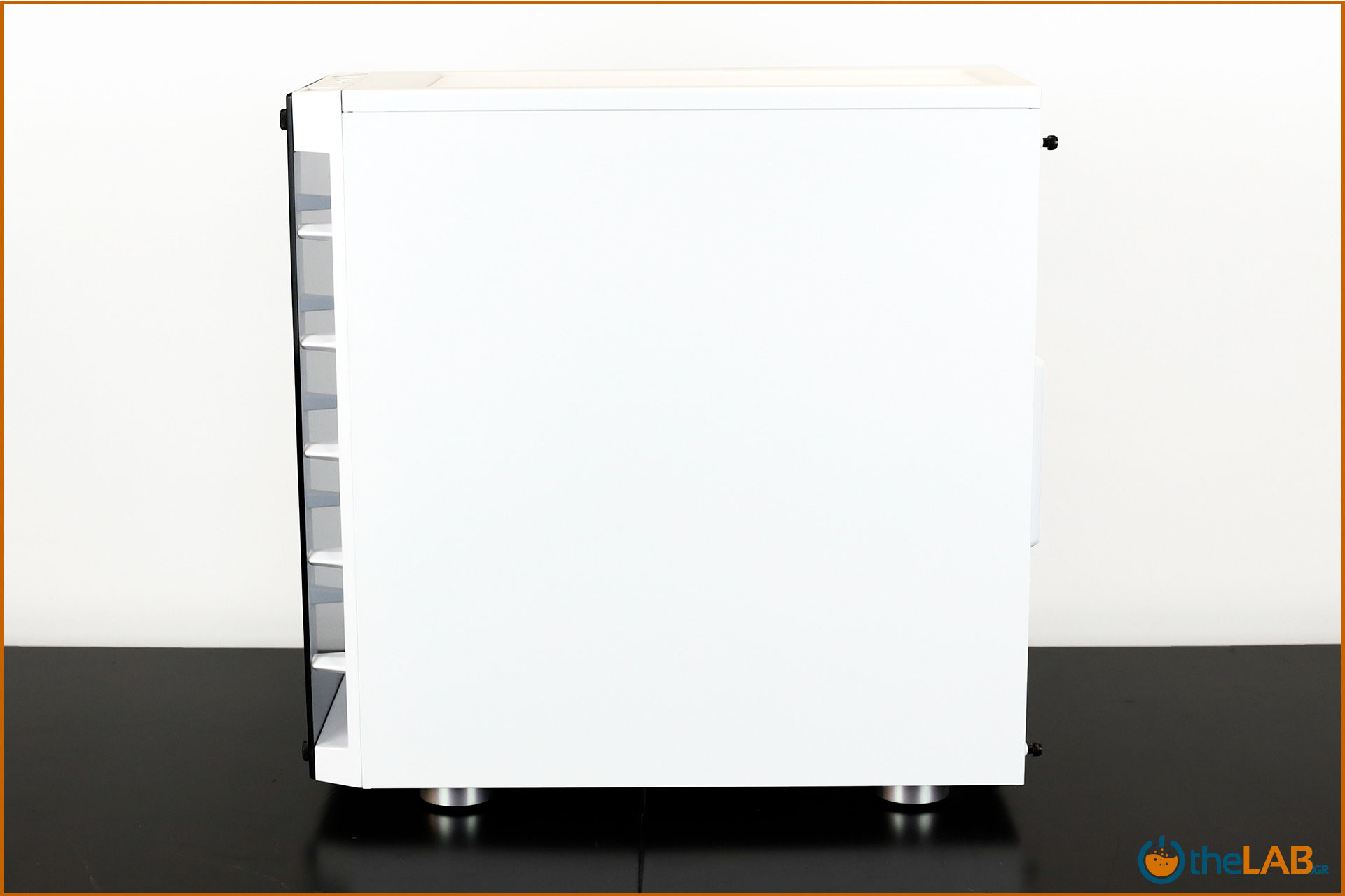 large.Corsair_icue_465x_rgb_smart_case_exterior_review_image445.jpg