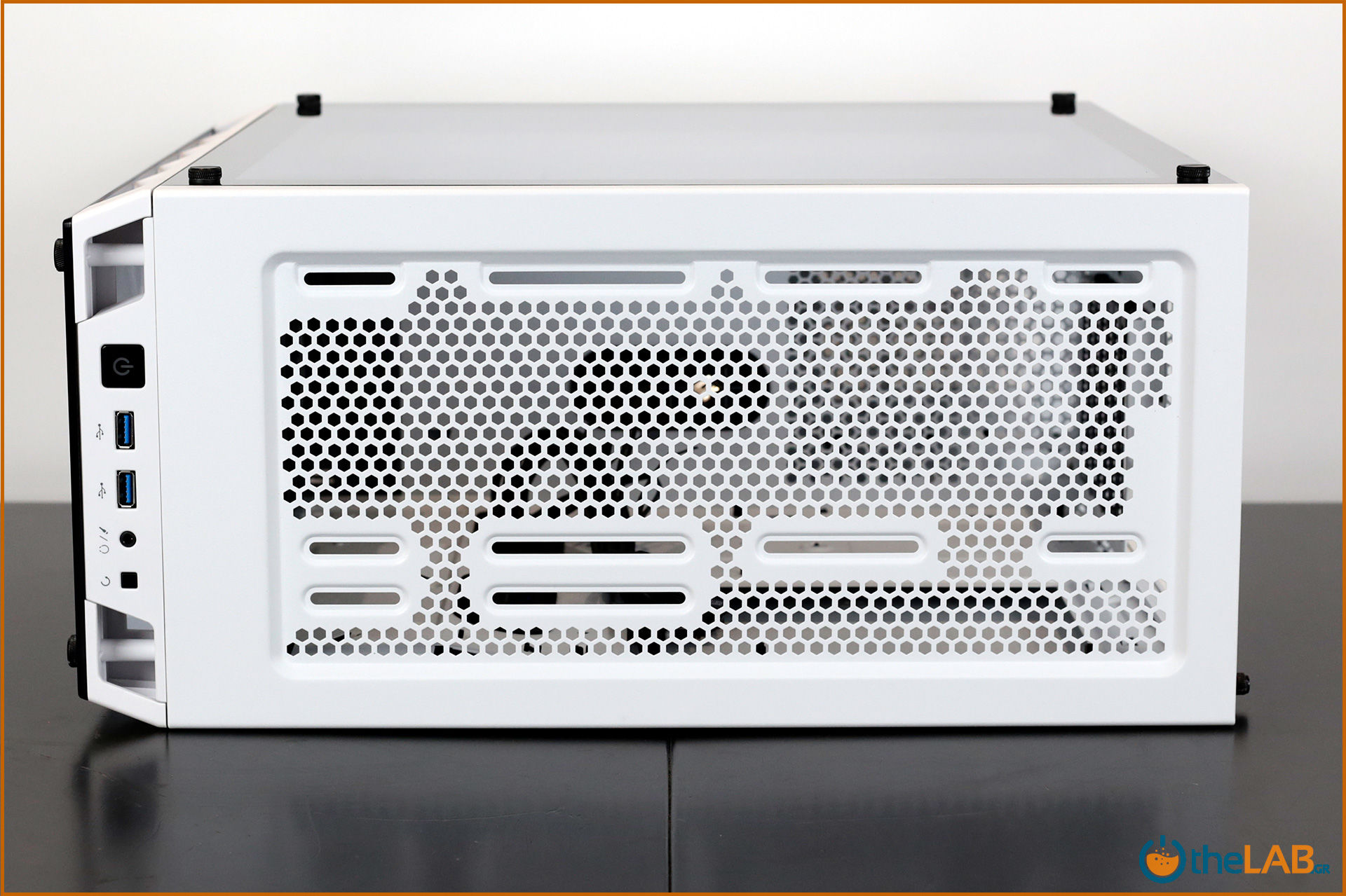 large.Corsair_icue_465x_rgb_smart_case_exterior_review_image452.jpg