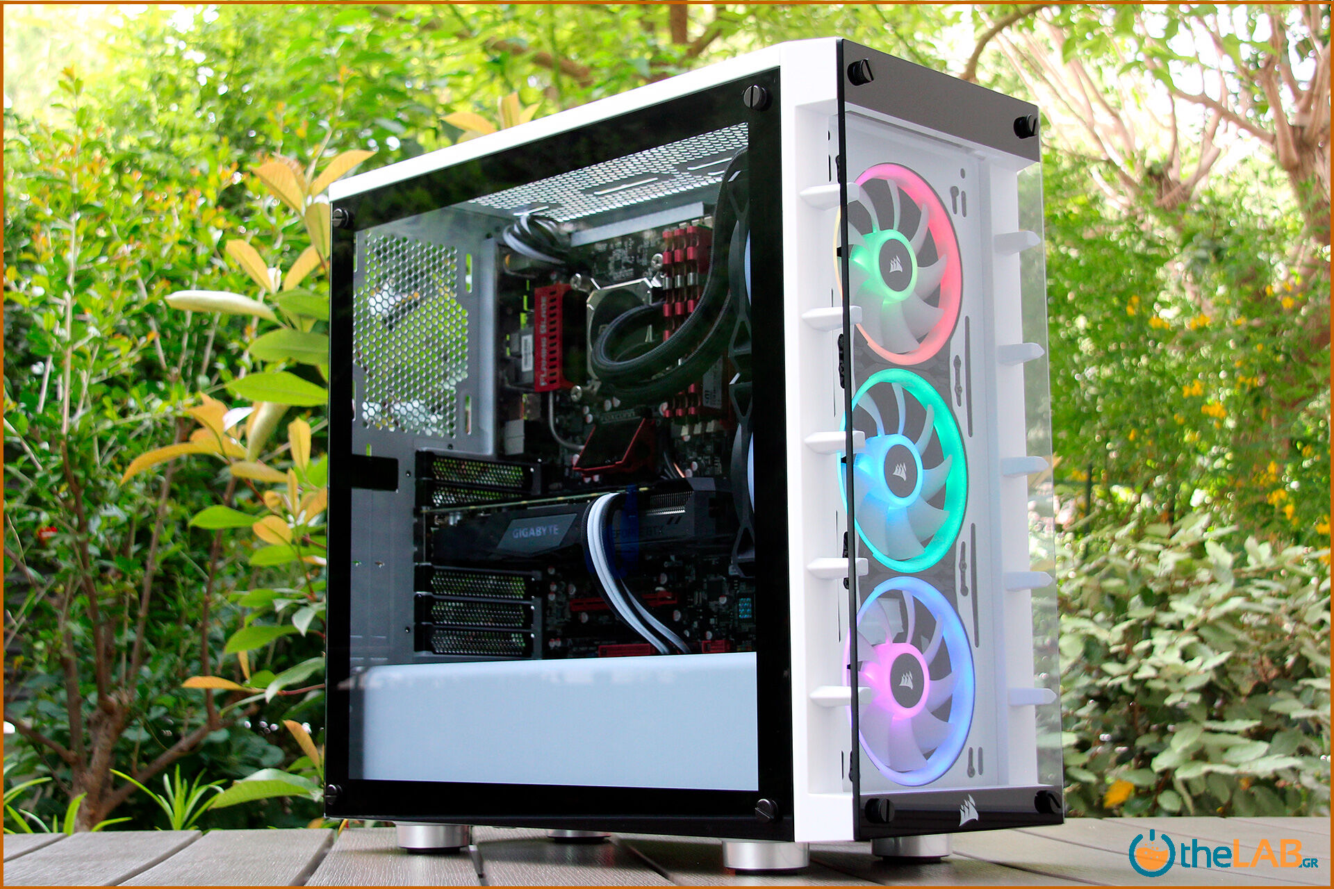 large.Corsair_icue_465x_rgb_smart_case_interior_review_image488.jpg