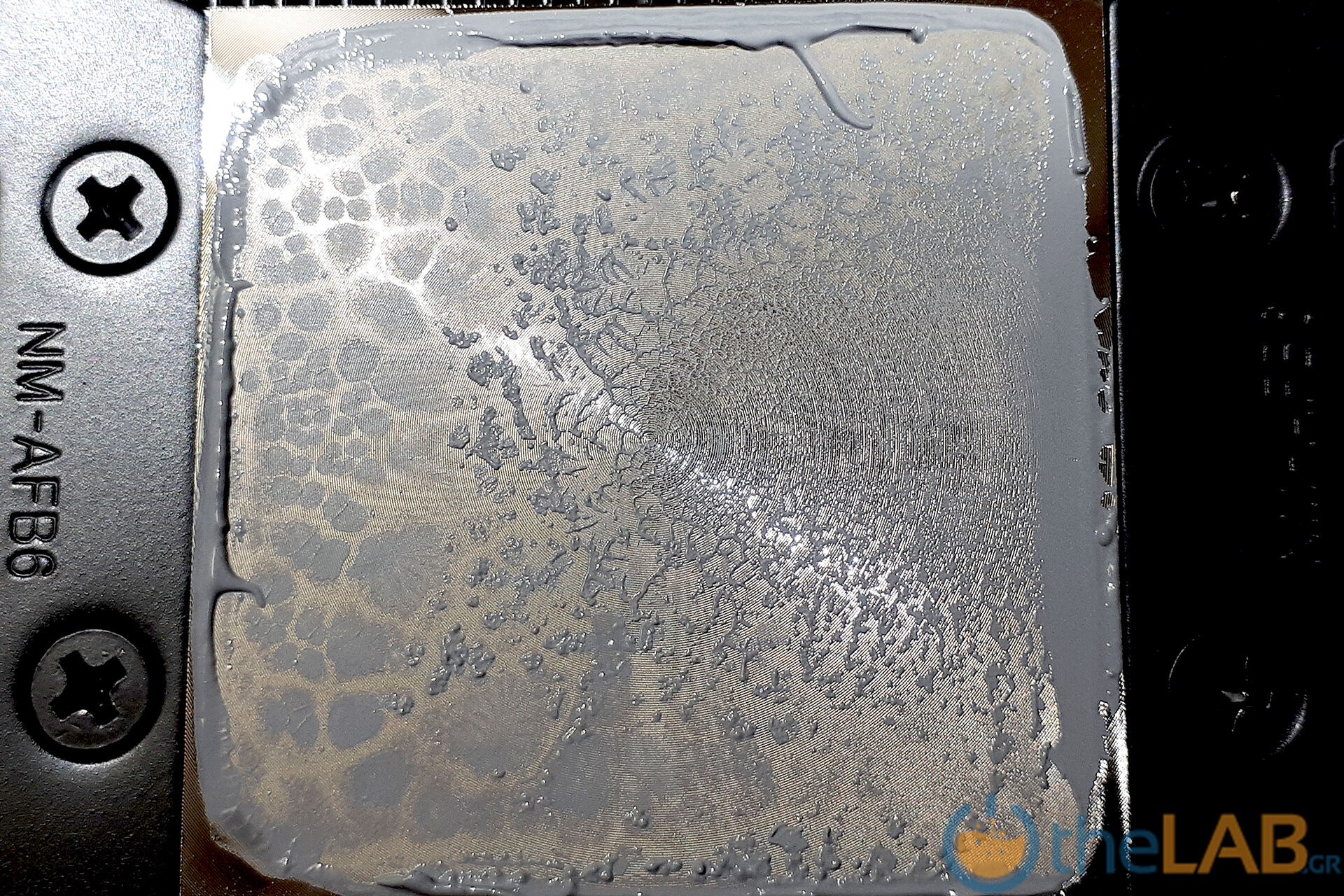 large.074_Noctua-NH-L9a-AM4-Chromax.Black_CoolerColdPlateTIMSpread-01.jpg