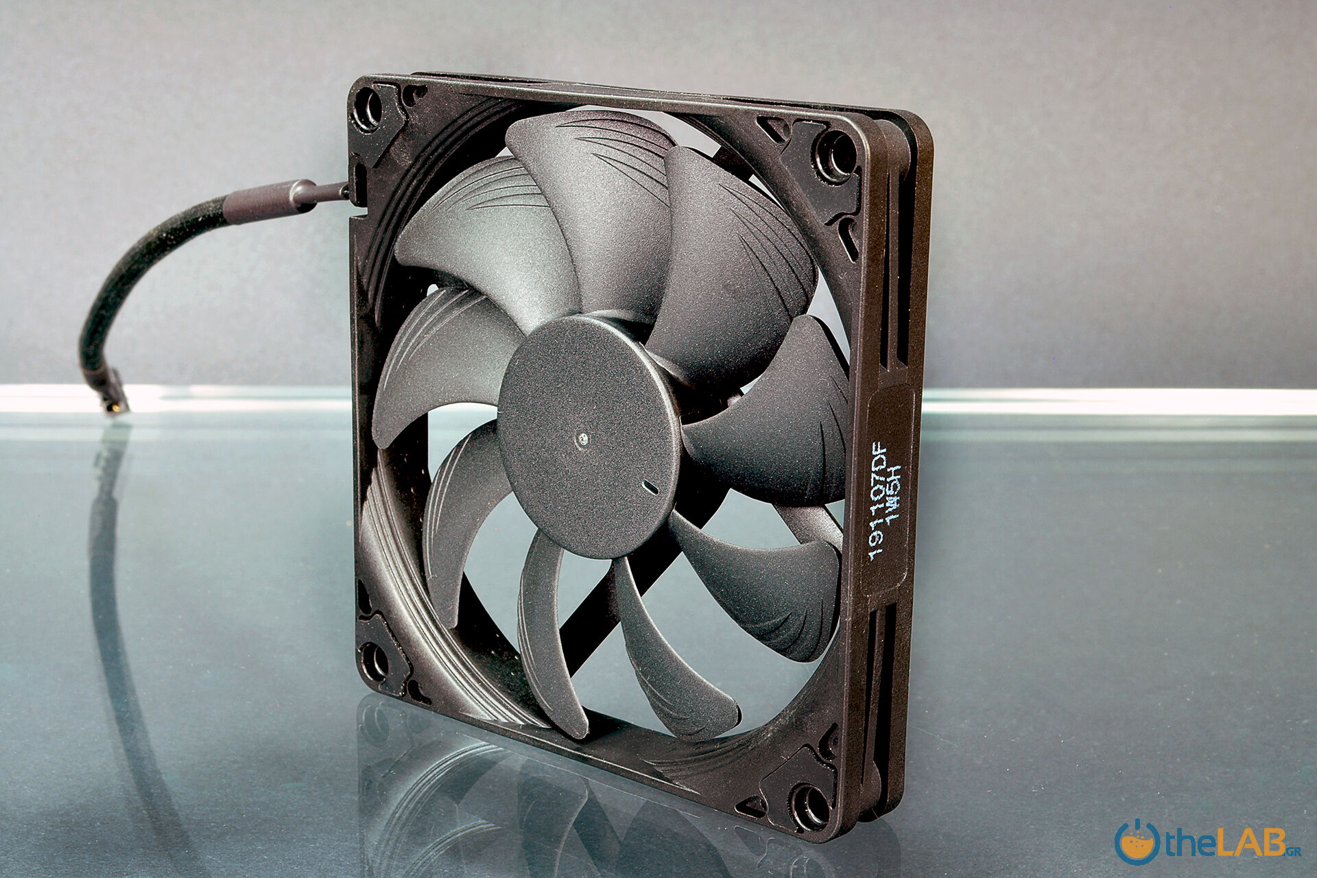 large.168242039_060_Noctua-NH-L9a-AM4-Chromax.Black_Fan44_02_0170.jpg