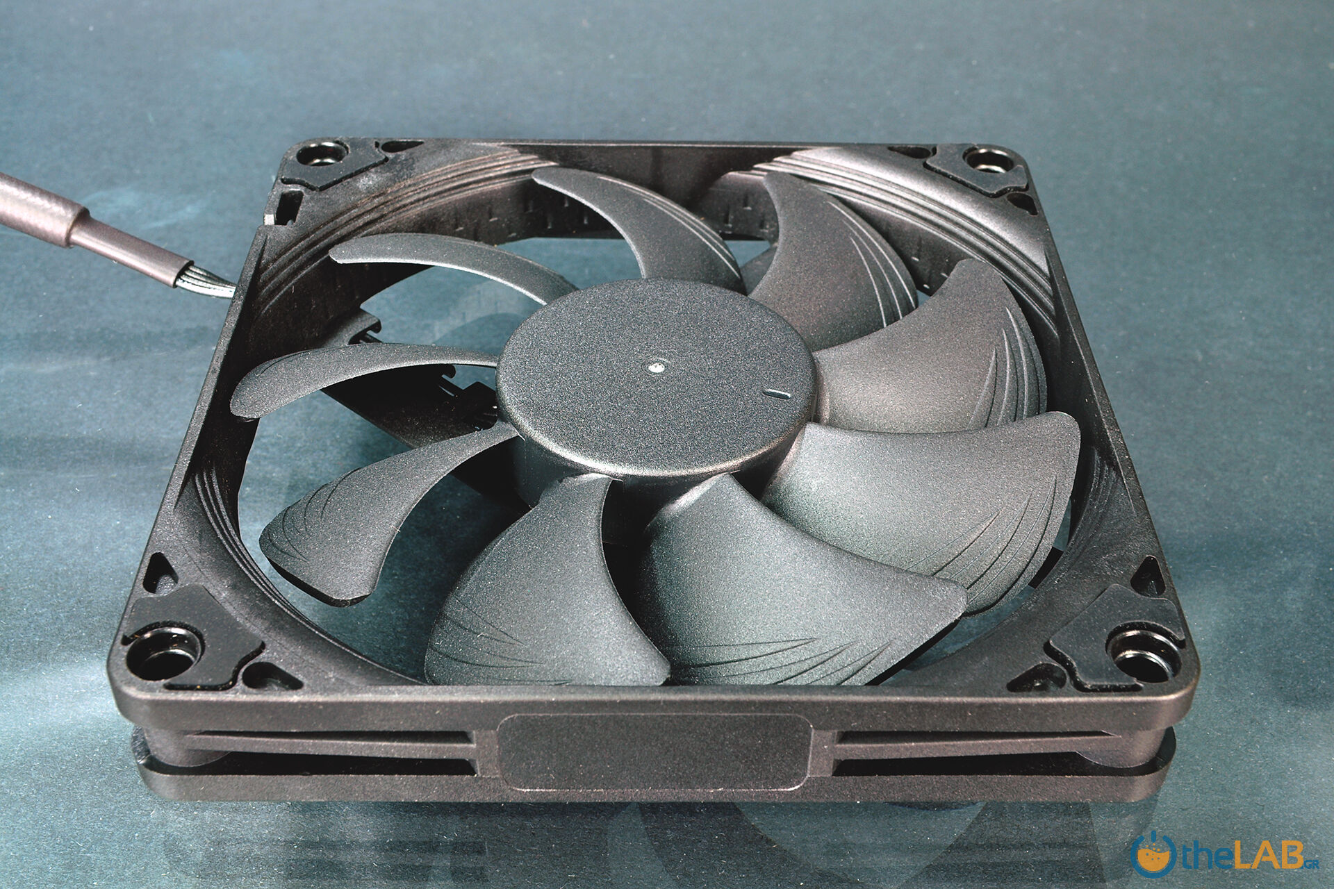 large.1872293748_063_Noctua-NH-L9a-AM4-Chromax.Black_Fan34_01_0173.jpg