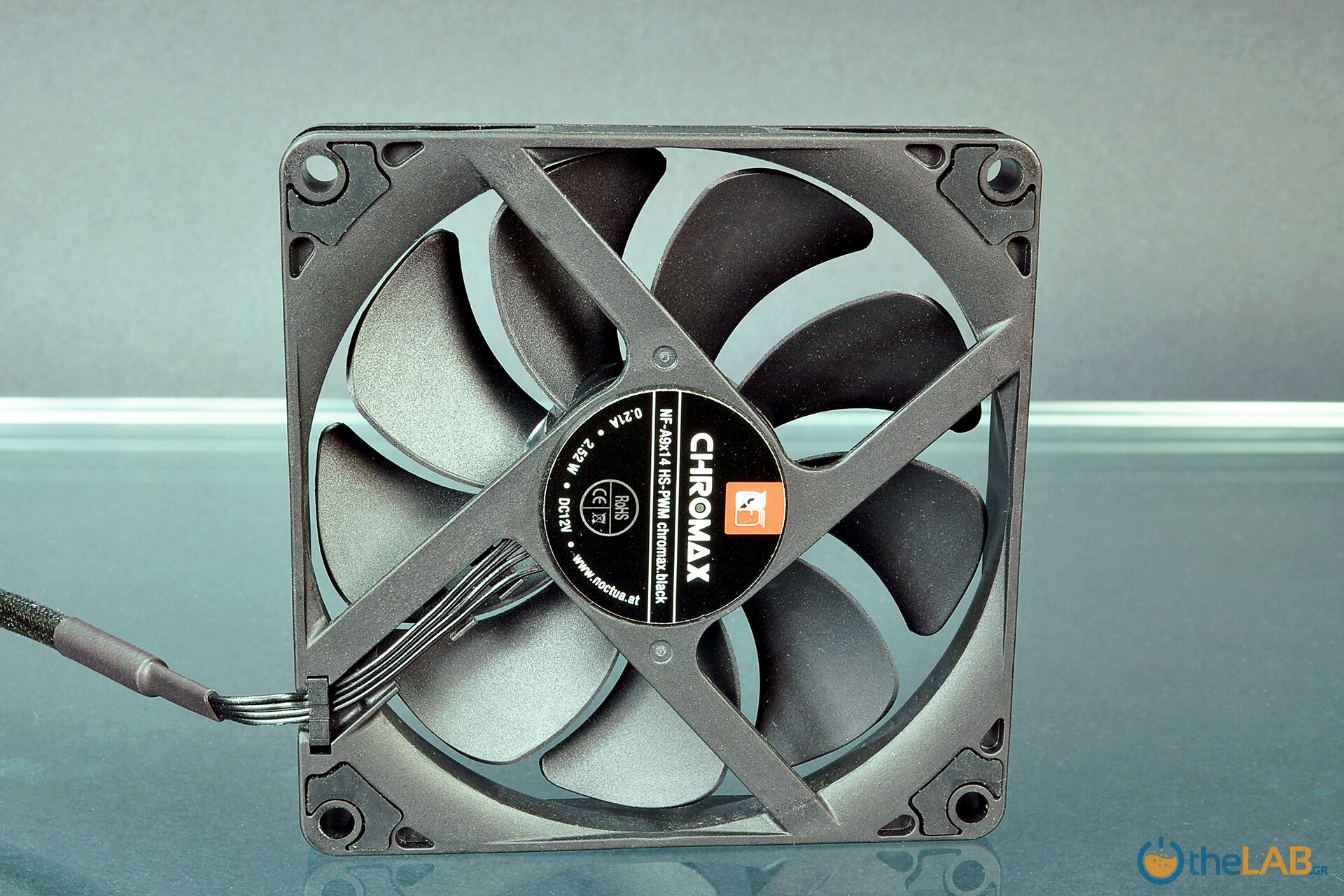 large.518389872_062_Noctua-NH-L9a-AM4-Chromax.Black_Fan44_04_0172.jpg