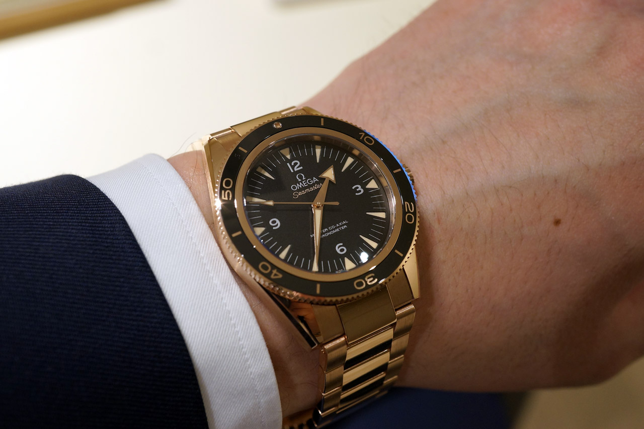 Seamaster 300 med Ceragold gull/keramisk bezelring.