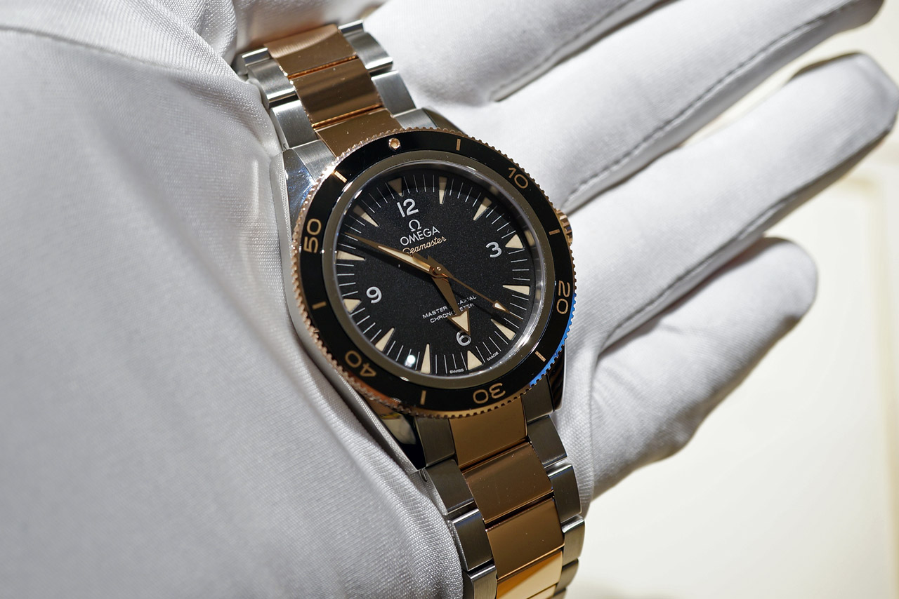 Seamaster 300 i gull/stål.
