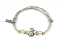Bracelet lien trèfle et perles