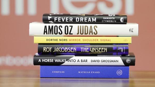 Medium sl bookpile