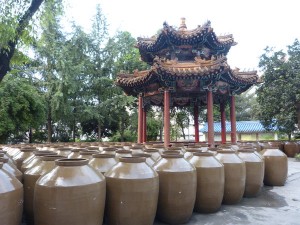 Tinajas de barro destinadas a madurar babijiu