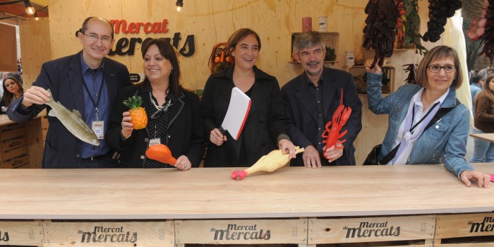 No podía faltar la flamante nueva alcaldesa.