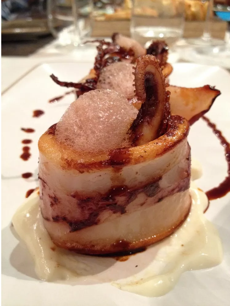 Calamar de playa con espuma de patata