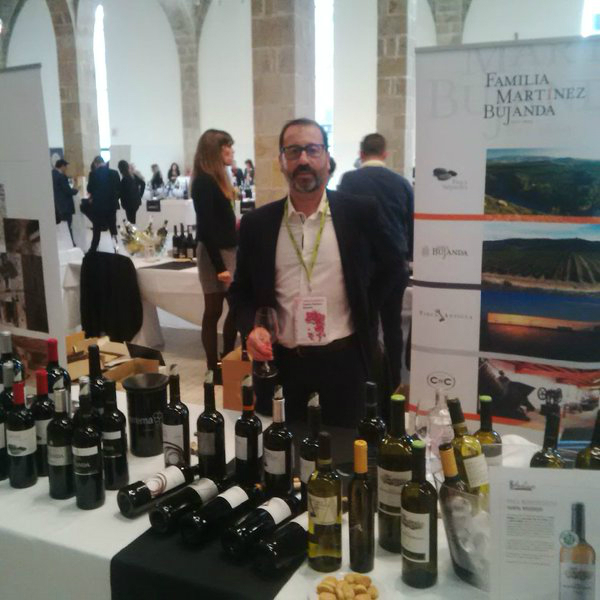 Familia Martínez Bujanda en su stand