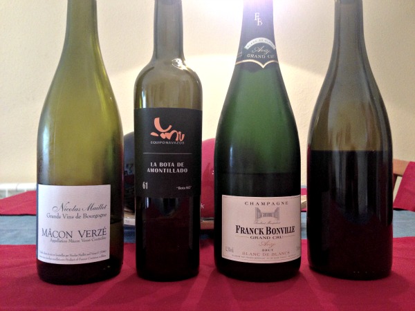 Los vinos de la Nochebuena. A destacar los dos franceses, el primero por ser un Borgoña de una excelente RCP y el champagne por estar en un momento excelente. El que no lleva etiqueta es un Pecado 2006 de Raúl Pérez