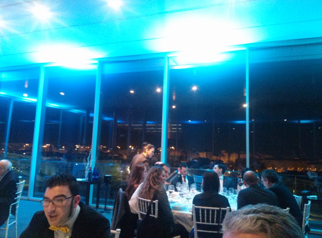 Estupendo ambiente Cena Veles e Vents 1