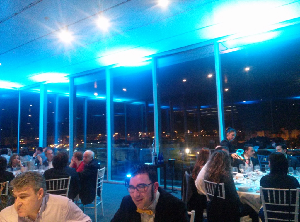 Estupendo ambiente Cena Veles e Vents 3