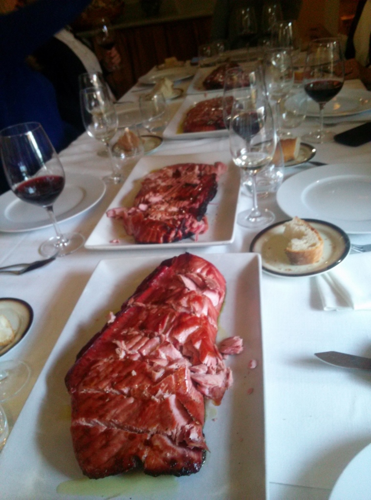 Ventrescada de atún (6 kg en total) en Tavella (comida Post-Experiencia Verema Valencia 2016)