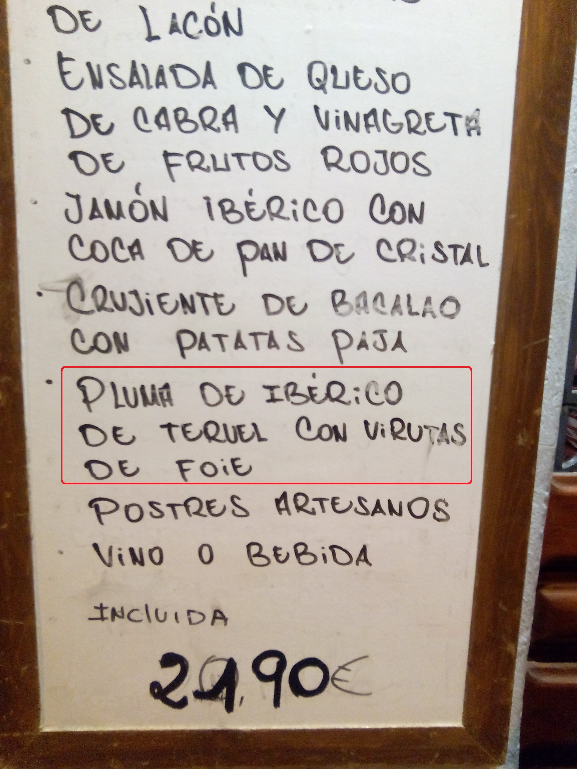 Pluma de ibérico de Teruel con virutas de foie.