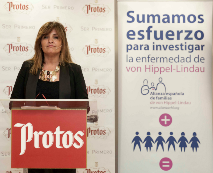 Beatriz Cortázar presentando el acto