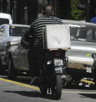 Es lo que pasa cuando los políticos han de trabajar en agosto :-D