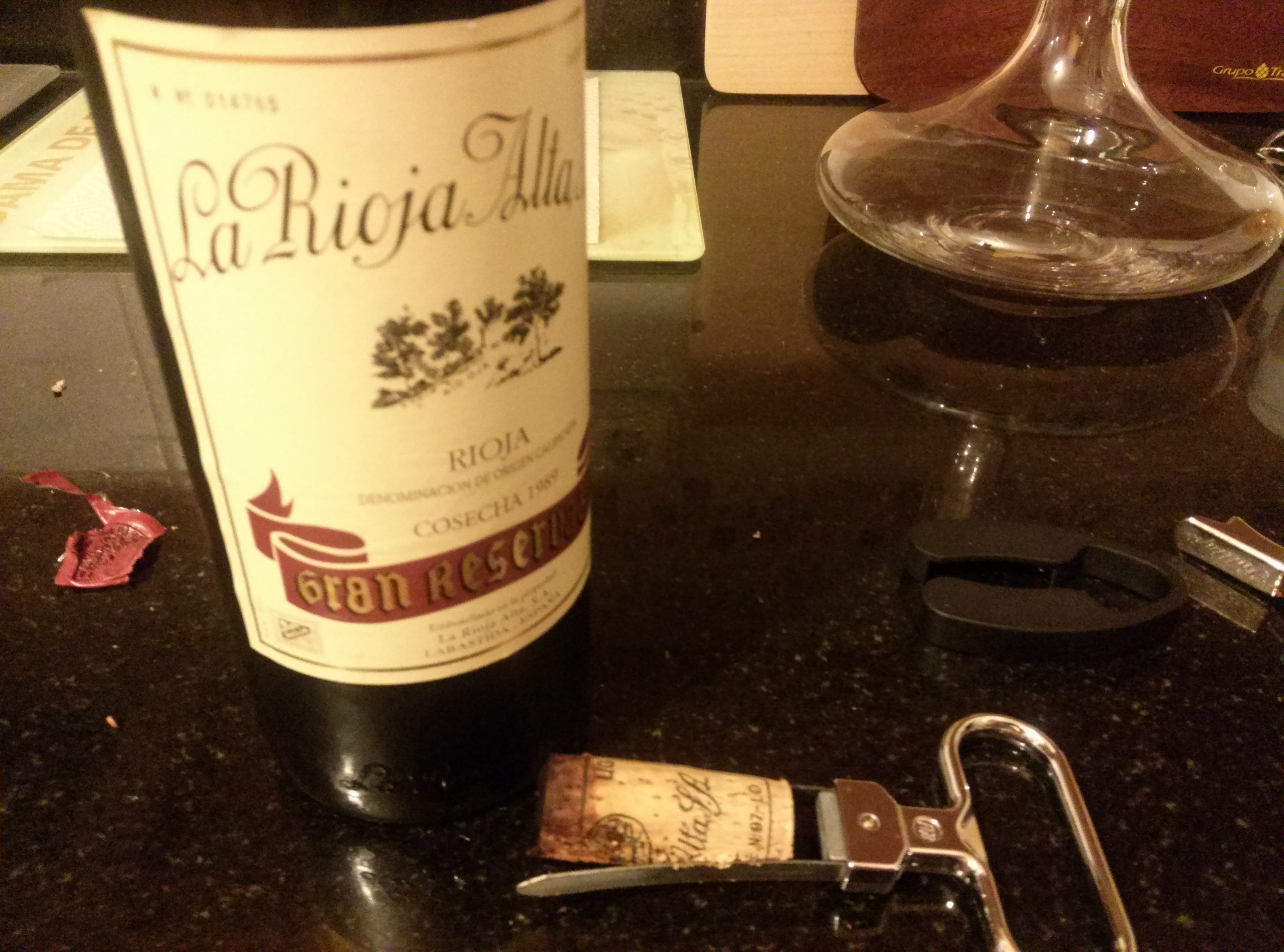 La Rioja Alta 904 Gran Reserva 1989 descorchado con sacacorchos de láminas