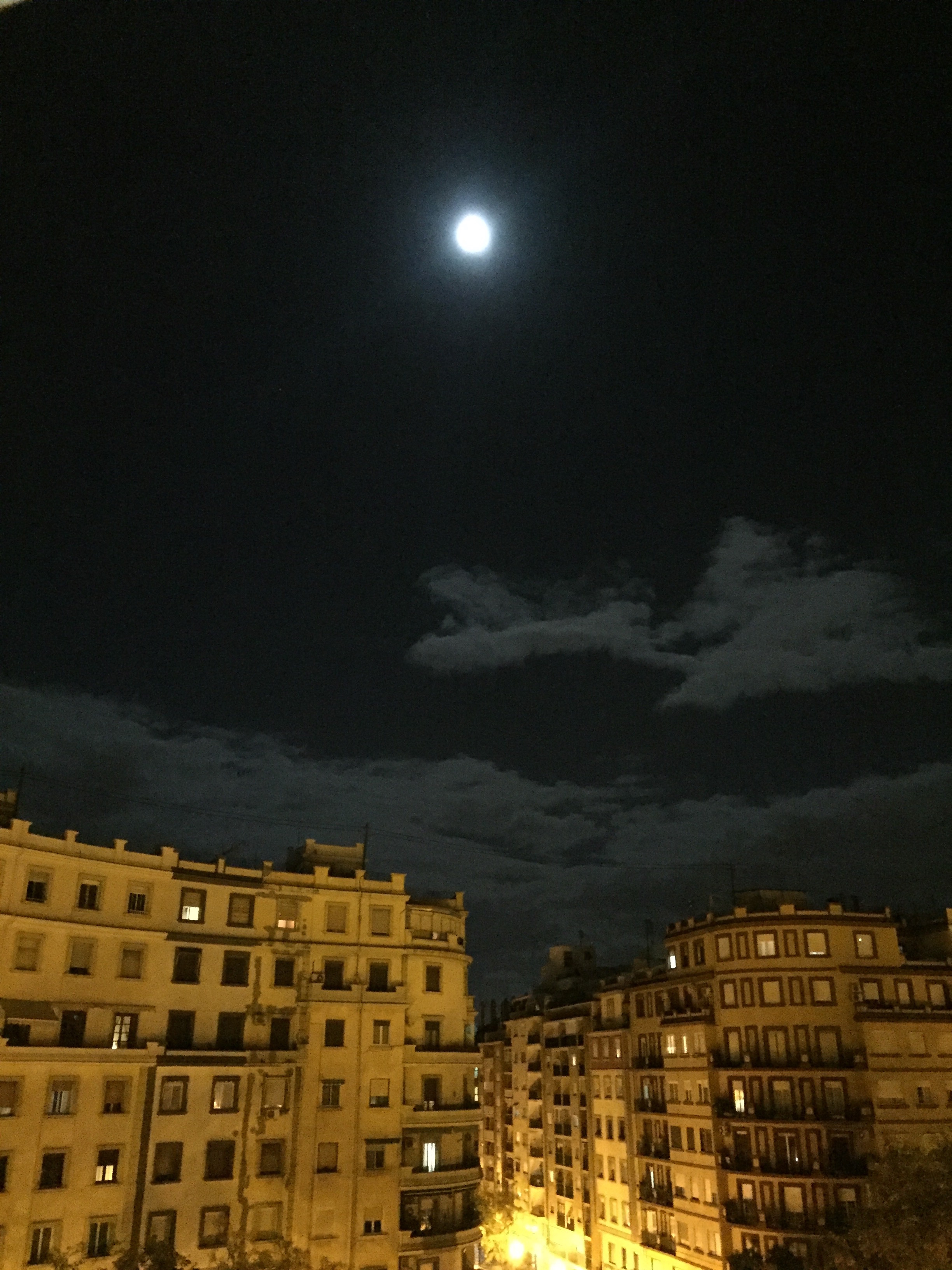 Superluna sobre Valencia