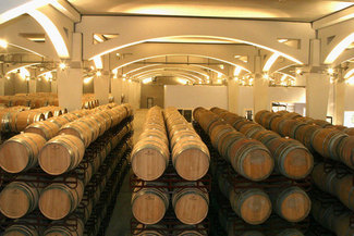 Bodegas Gandia espectacular sala de barricas 