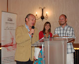 Entrega de Premios. Choche junto a nuestros anfitriones; Patricia y Sebastien