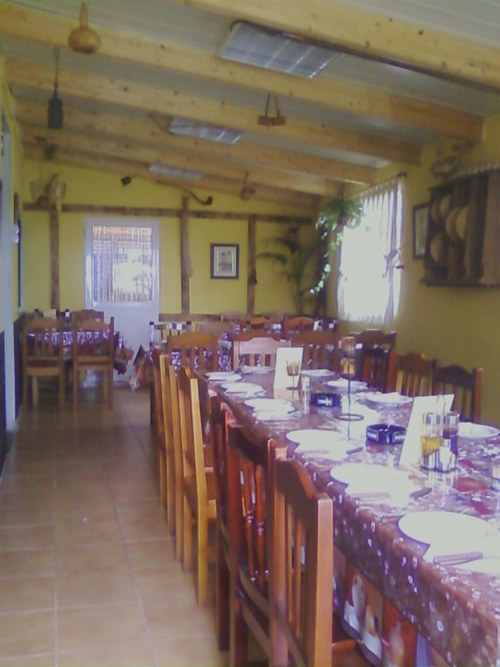 Restaurante Tasca Pa´jartarse Comedor grande donde pueden caber unas 45 personas
