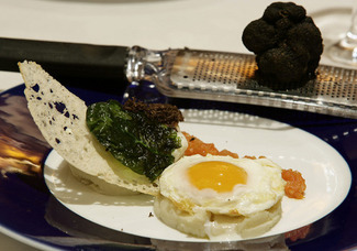 Mousse de patata con huevo y trufa negra