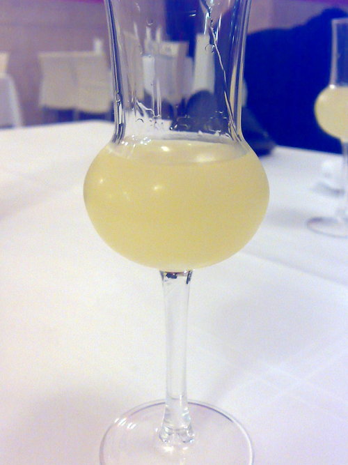 Restaurante La cantinella licor de cuatro citricos