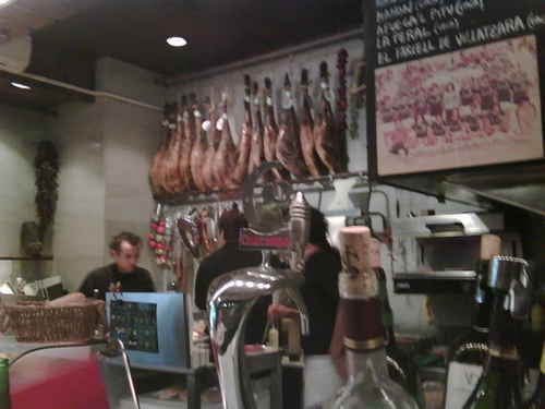 La Taberna del Gourmet en Alicante Zona plancha y corte .