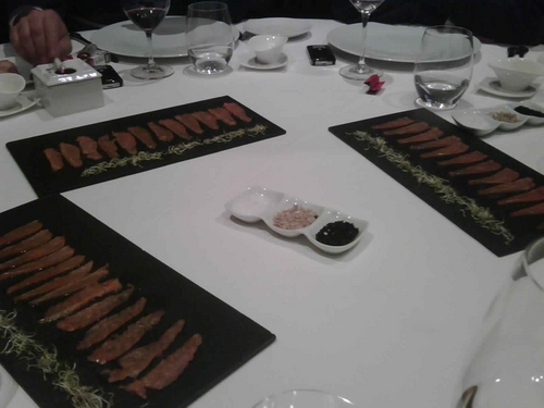 Restaurante en Valencia Solomillo salmón marinado con aceite de vainilla .