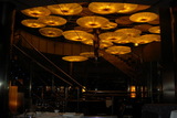 Restaurante Submarino L'Oceanogràfic La lampara central, ocupa casi toda la sala. Impresionante