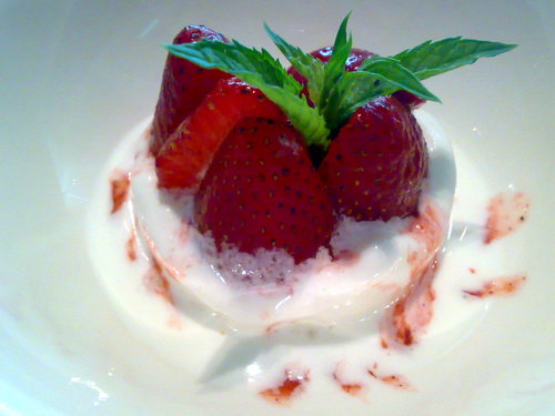 Casa Julio en Fontanars dels Alforins Fresas con pimienta de Jamaica