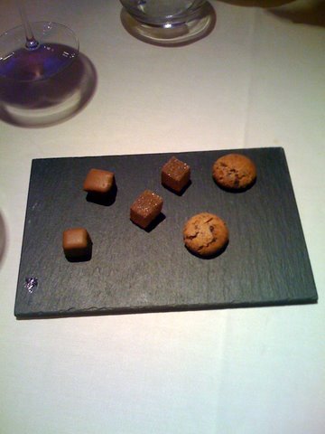 Vertical petits fours
