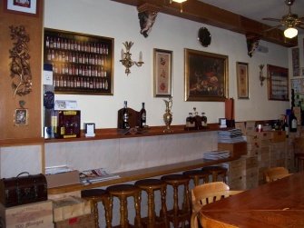Restaurante Bodegas Santmery Una barra de degustación