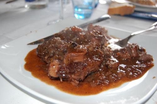 Cal Carlets en Porrera Rabo de buey al vino del Priorat. Contundente.
