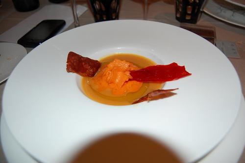 Restaurante Casa Toni Crema de patatas a la Riojano con espuma de piquillos,...