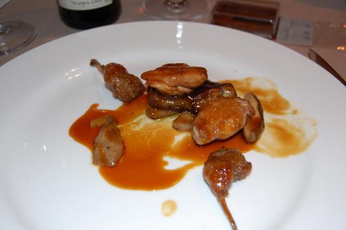 Casa Toni Muslitos y pechugas de codorniz con foie